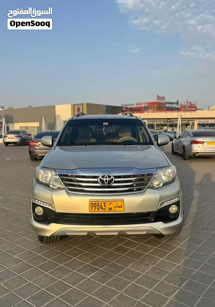 Toyota Fortuner 2013 photo 2