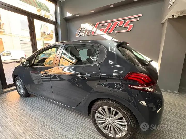 Peugeot 208 2017 photo 5