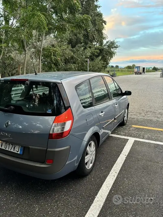 Renault Gran Scenic 2005 photo 3