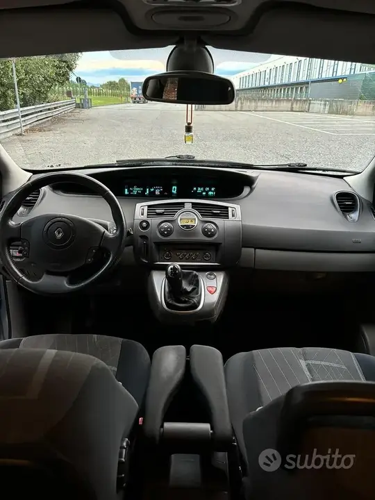 Renault Gran Scenic 2005 photo 4