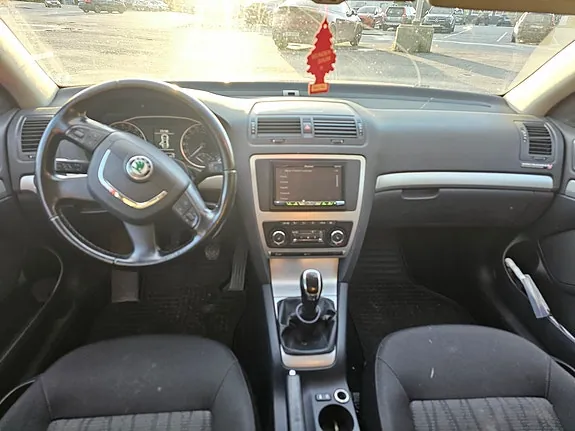 Skoda Octavia 2011 photo 5