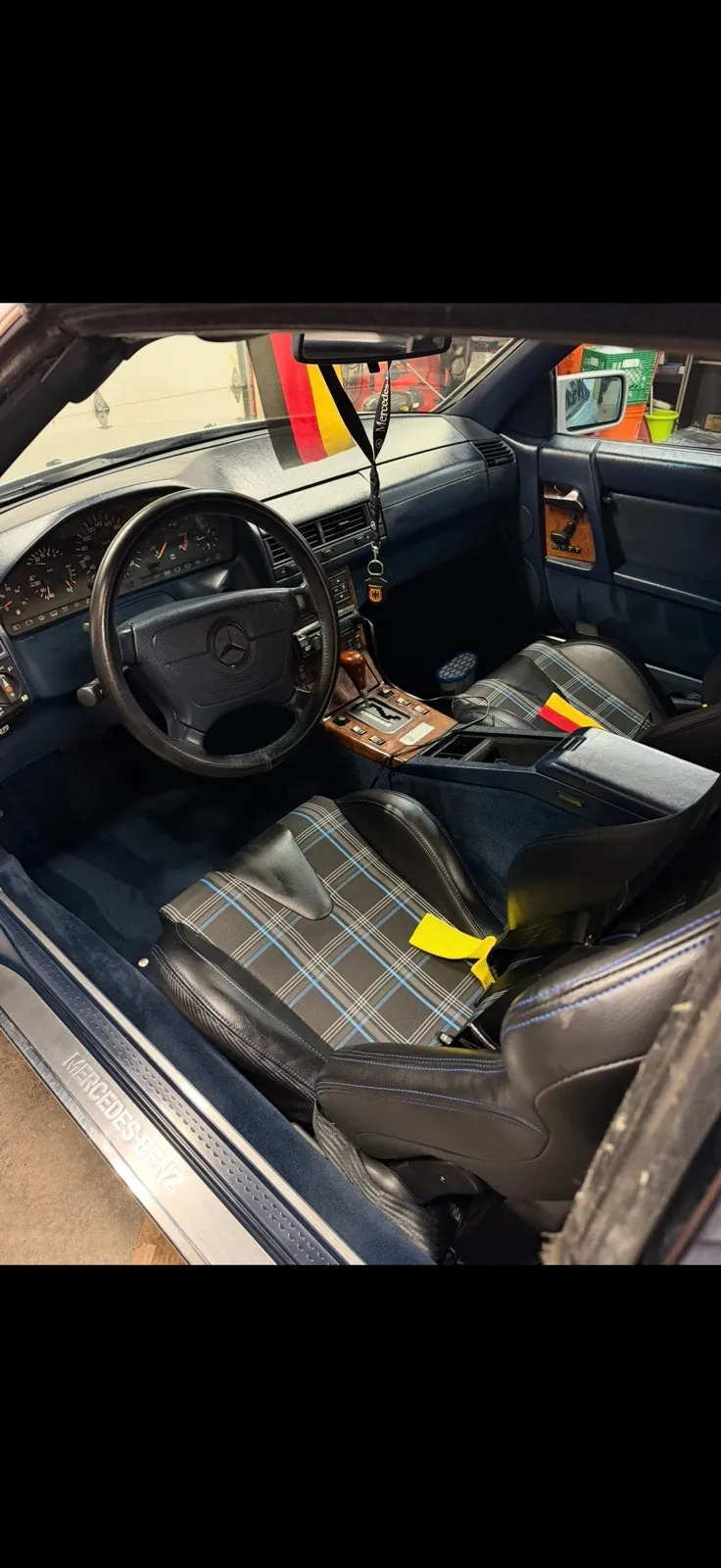 Mercedes-Benz Sl-Class 1991 photo 2