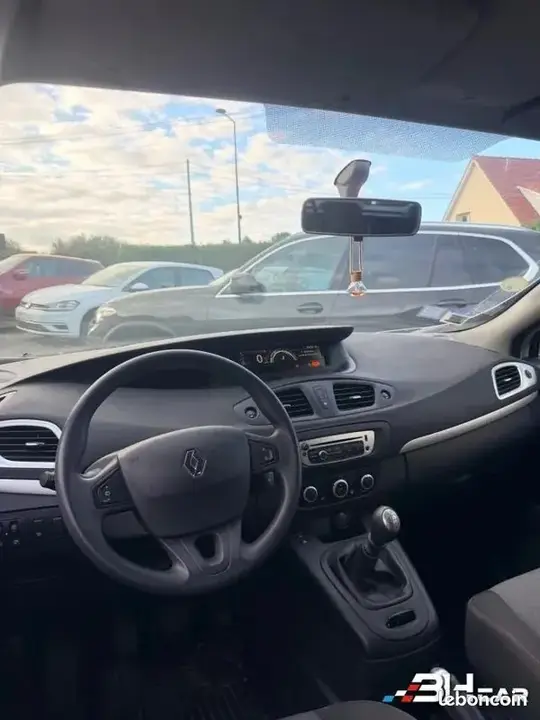 Renault Grand Scenic 2015 photo 3