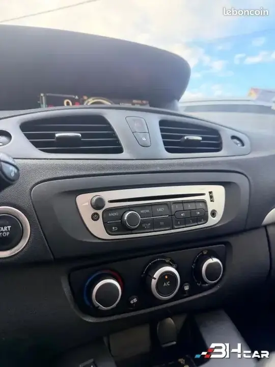 Renault Grand Scenic 2015 photo 4