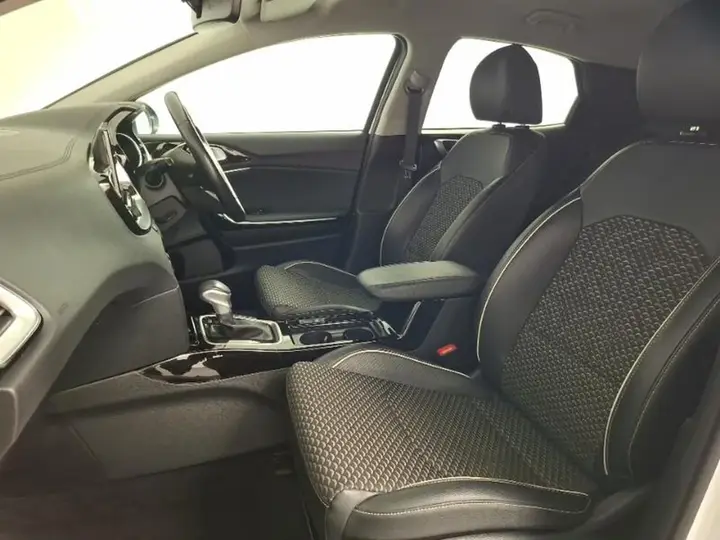 Kia Xceed 2023 photo 5