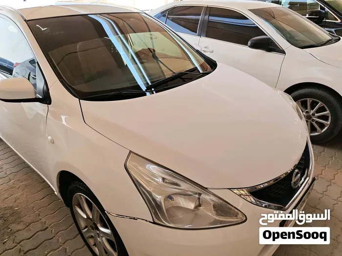 Nissan Tiida 2014 photo 5