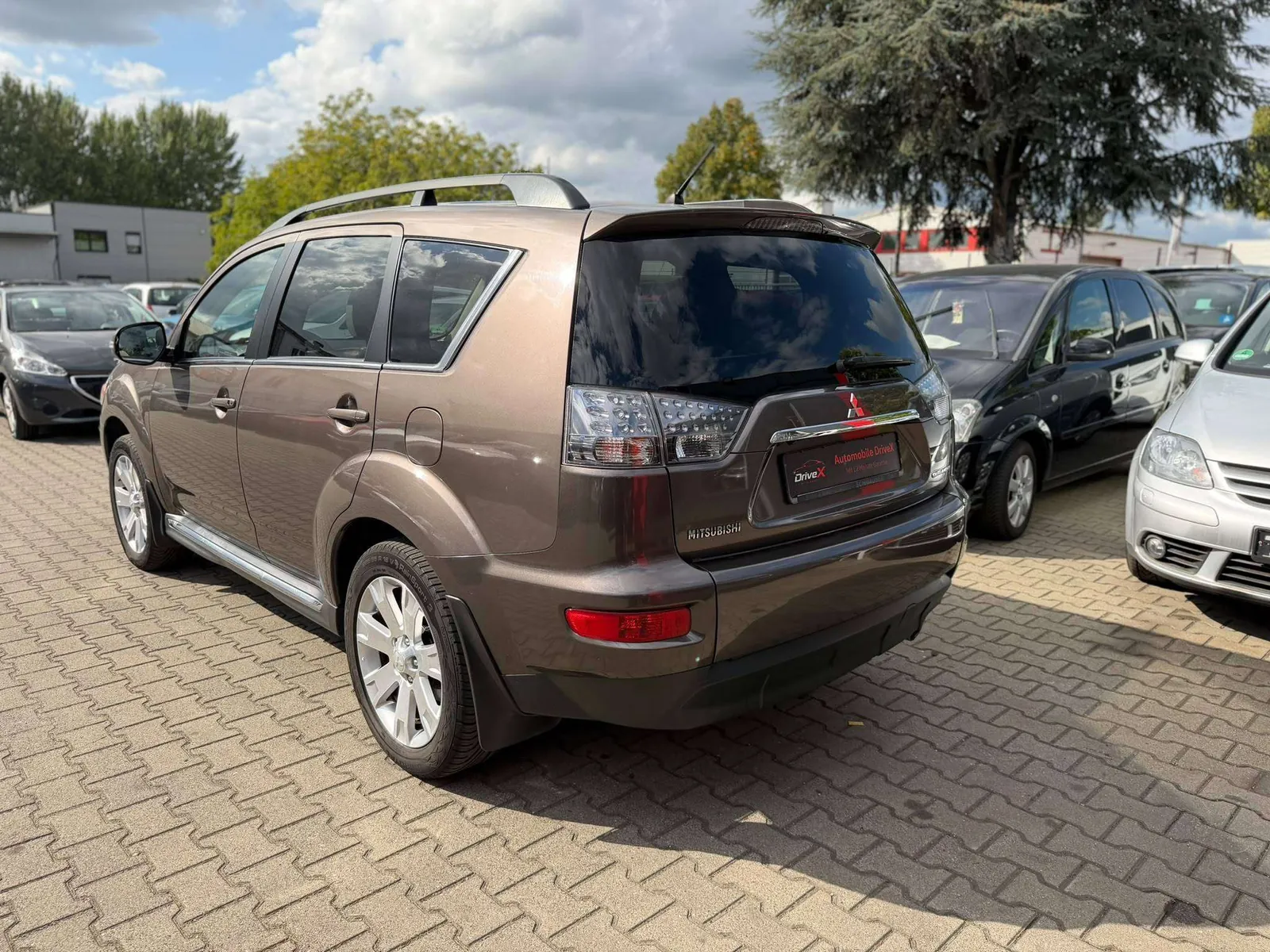 Mitsubishi Outlander 2011 photo 4