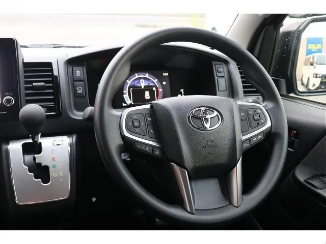 Toyota Hiace Wagon 2026 photo 4