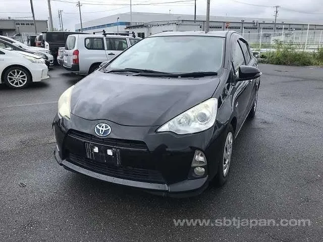 Toyota Aqua 2014 photo 2