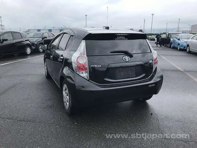 Toyota Aqua 2014 photo 3