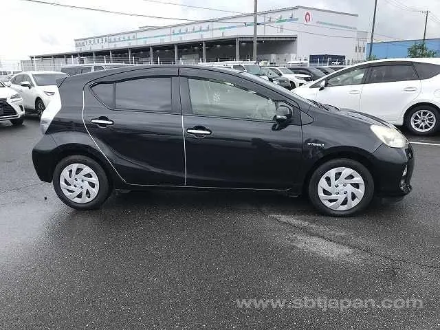 Toyota Aqua 2014 photo 5