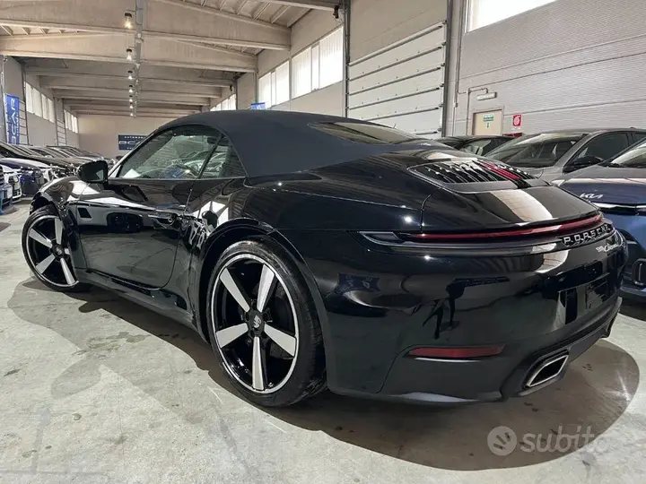 Porsche 911 2025 photo 4