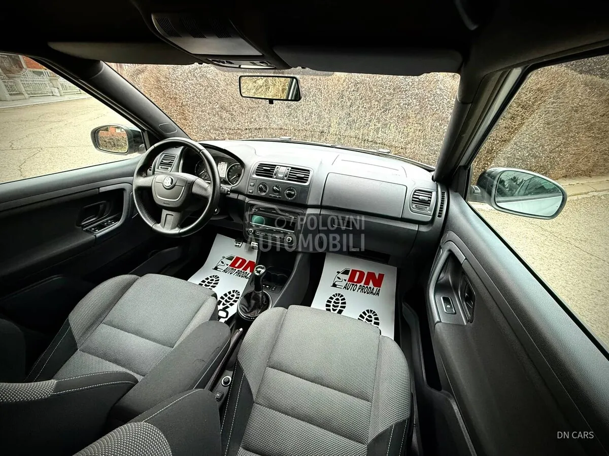 Skoda Fabia 2011 photo 4