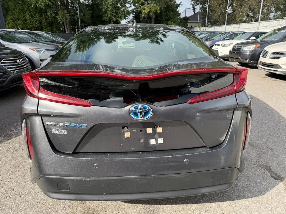 Toyota Prius Prime 2017 photo 3