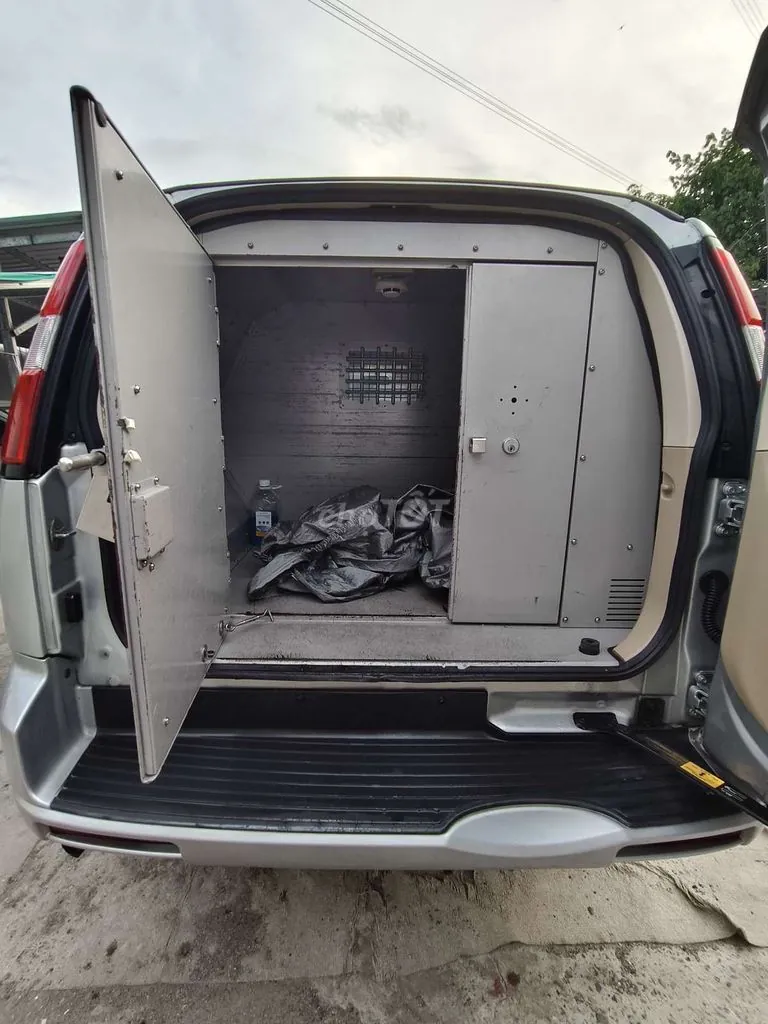 Ford Everest 2011 photo 4