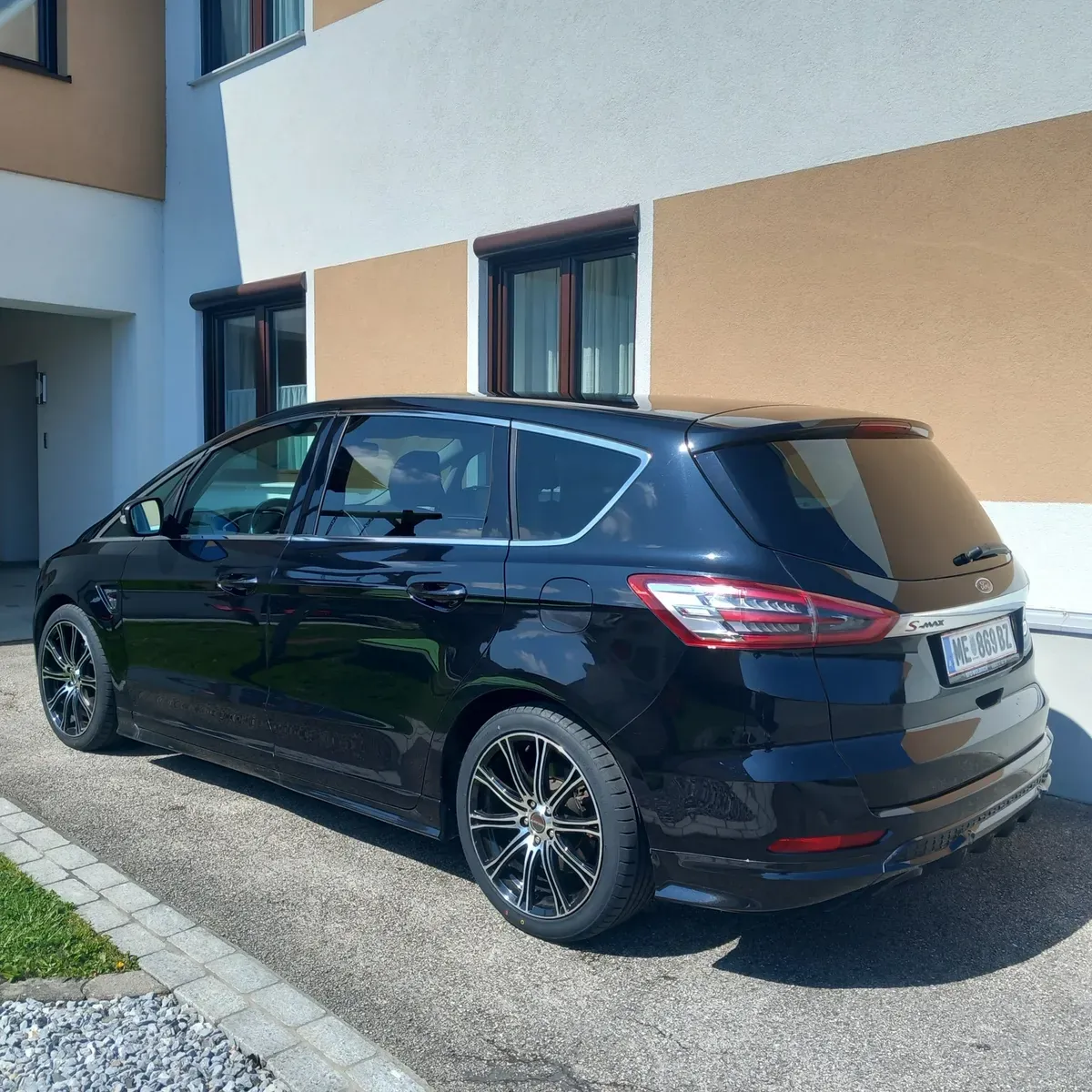 Ford S-Max 2015 photo 3