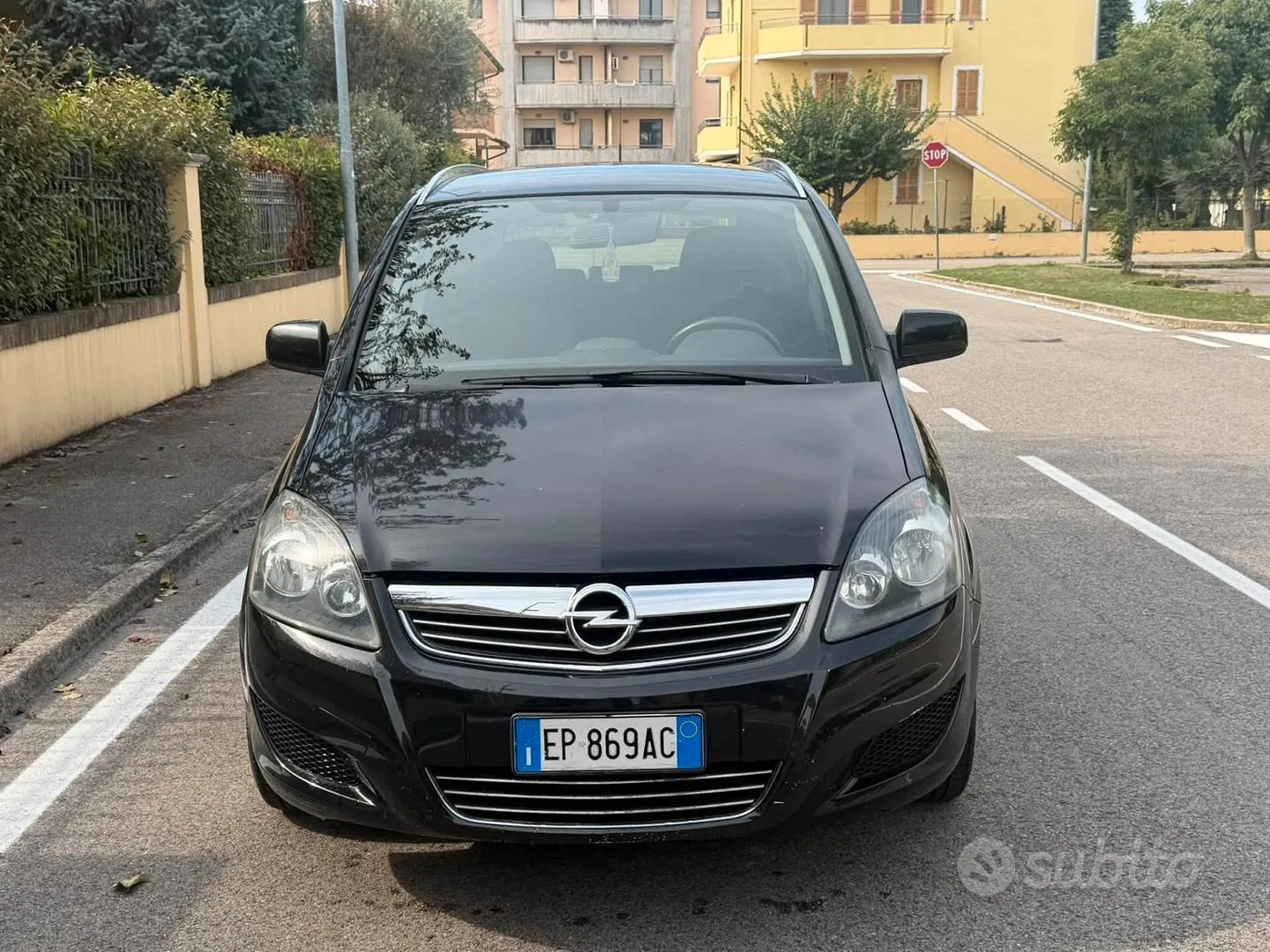 Opel Zafira 2012 photo 2