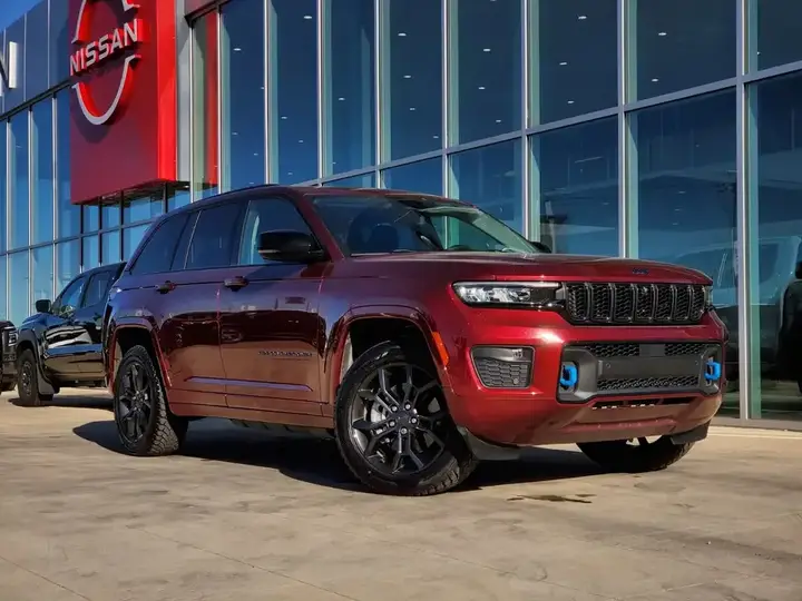 Jeep Grand Cherokee 2023 photo 3