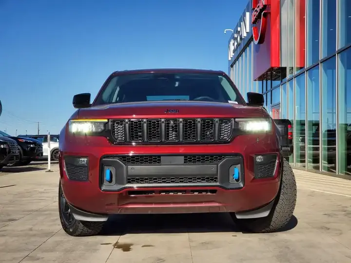 Jeep Grand Cherokee 2023 photo 2