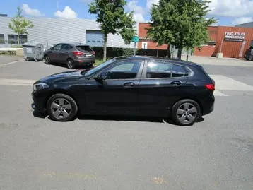 BMW 116I Advantage 2021 photo 2
