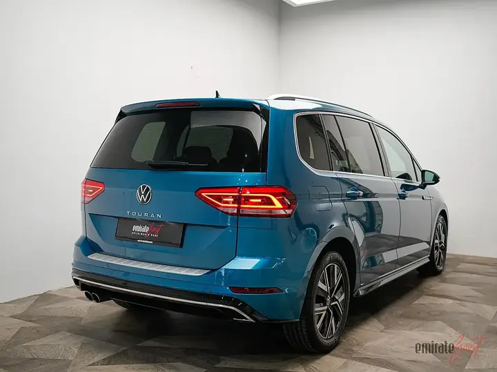 Volkswagen Touran 2022 photo 2
