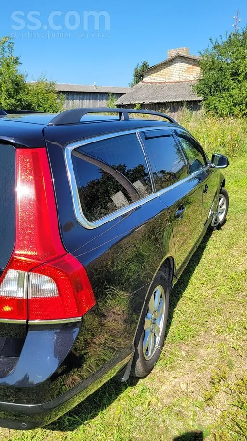 Volvo V70 2010 photo 3