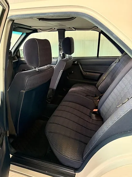 Mercedes-Benz W201 1989 photo 4