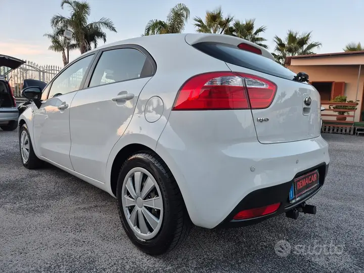 Kia Rio 2014 photo 5