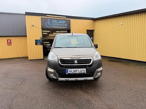 Peugeot Partner Tepee 2016 photo 2