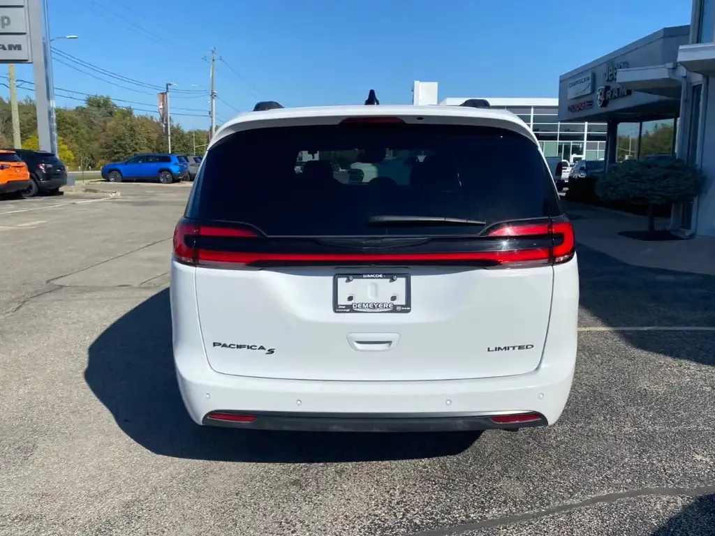 Chrysler Pacifica 2025 photo 4