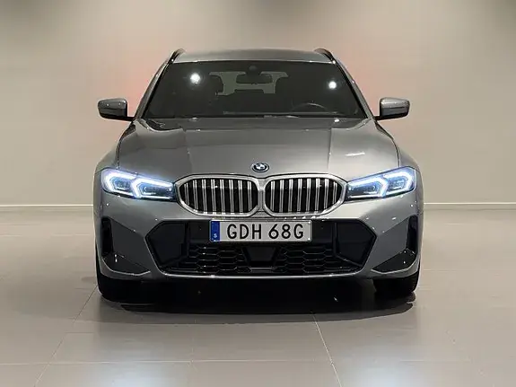BMW 330E 2026 photo 2