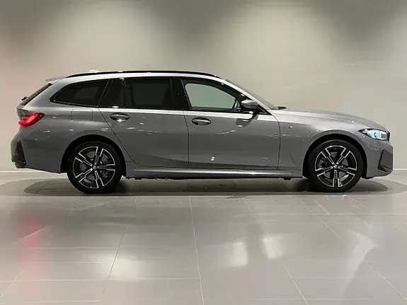BMW 330E 2026 photo 3