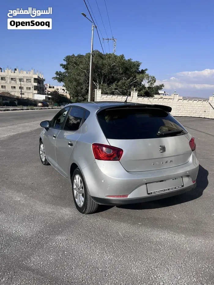 Seat Ibiza 2011 photo 4