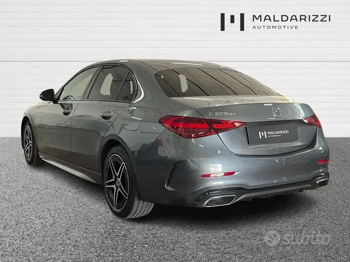Mercedes-Benz C 300 2025 photo 4