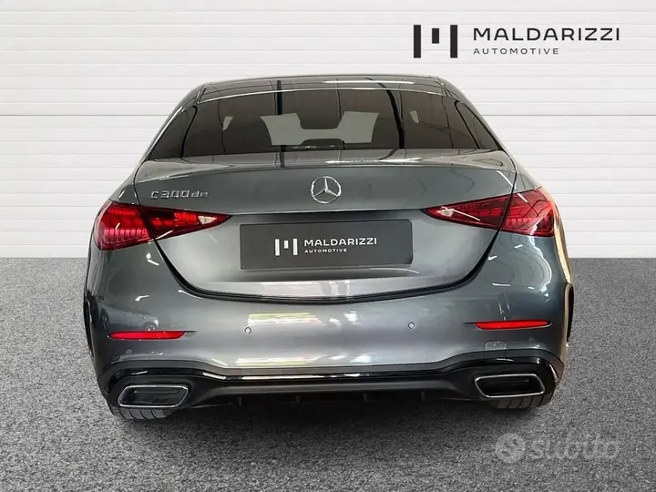 Mercedes-Benz C 300 2025 photo 3