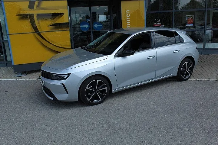 Opel Astra 2025 photo 2