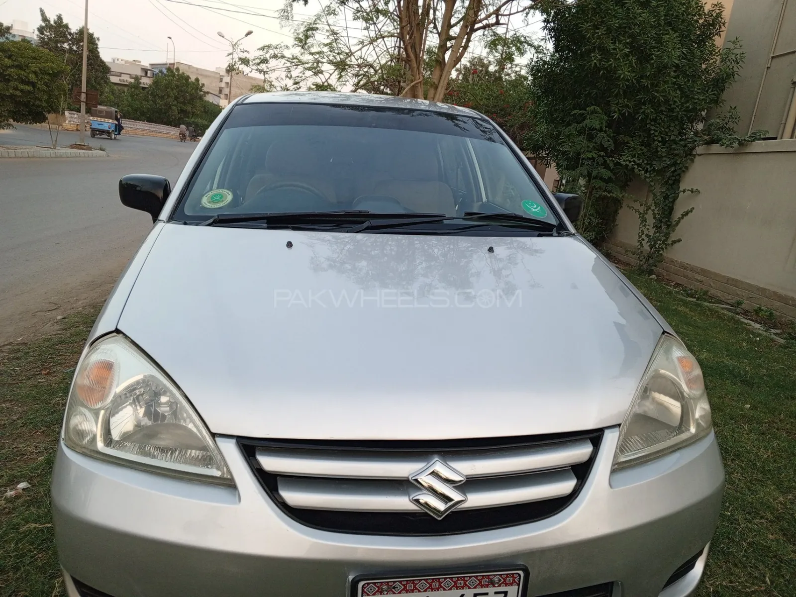 Suzuki Liana