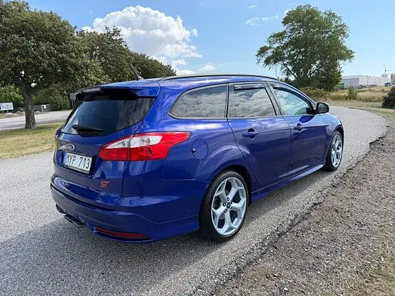 Ford Focus 2013 photo 4