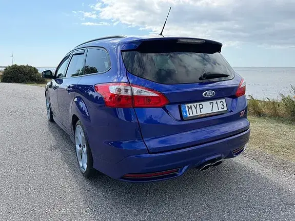 Ford Focus 2013 photo 3
