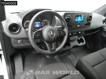Mercedes-Benz Sprinter 2024 photo 3