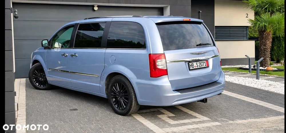 Chrysler Town & Country 2013 photo 4