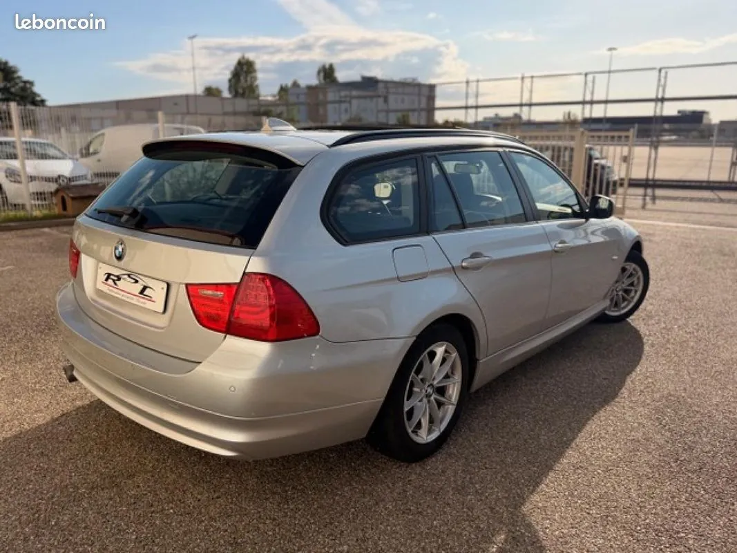 BMW 3 Series 2011 photo 5