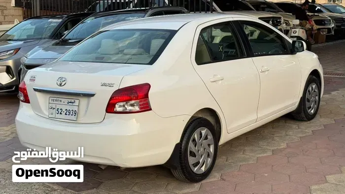 Toyota Yaris 2012 photo 4