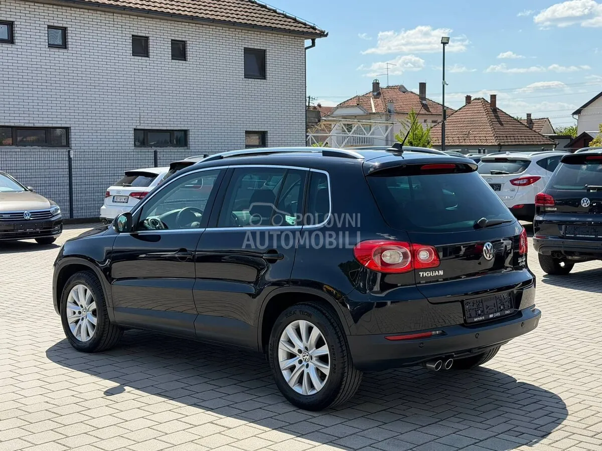 Volkswagen Tiguan 2012 photo 2