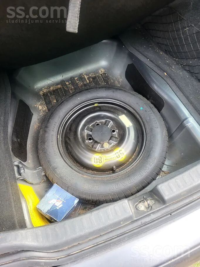 Volvo V40 2004 photo 5