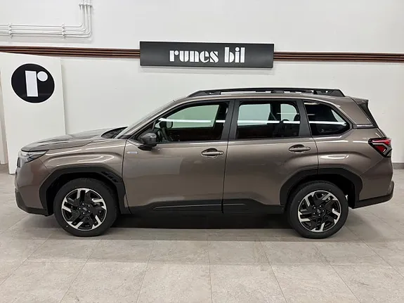 Subaru Forester 2025 photo 2