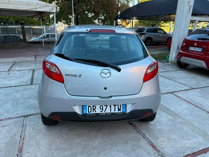 Mazda Mazda2 2008 photo 3