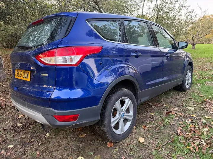 Ford Kuga 2015 photo 2