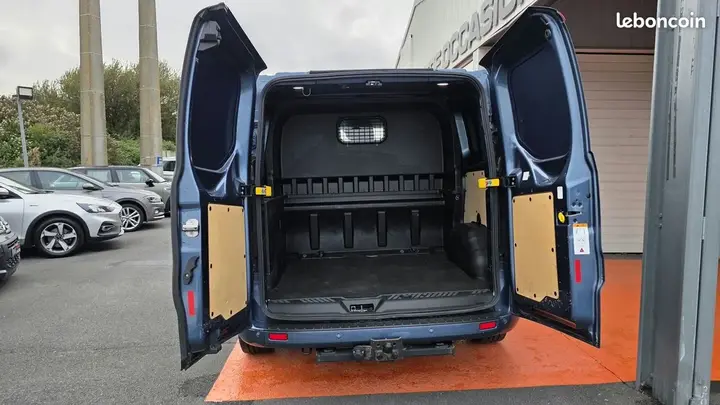 Ford Transit Custom 2023 photo 2