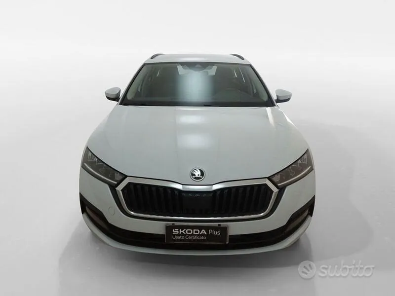 Skoda Octavia 2023 photo 2